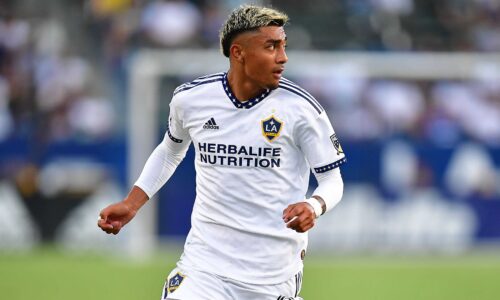 Julián Araujo será nuevo jugador del Barcelona