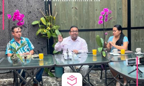 Biblioteca de orquídeas y laboratorio, durante el Festival de la Orquídea en Coatepec