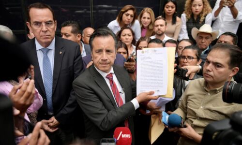 Gobernador de Veracruz denuncia ante la FGR a jueces que ampararon construcción de la Torre Centro