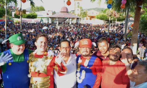 ENTREGA JUAN JAVIER GÓMEZ CAZARÍN, MÁS DE 10 MIL JUGUETES A NIÑOS VERACRUZANOS