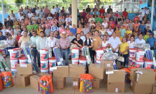 Con la educación hay compromisos y acciones reales, no simulaciones: Gómez Cazarín