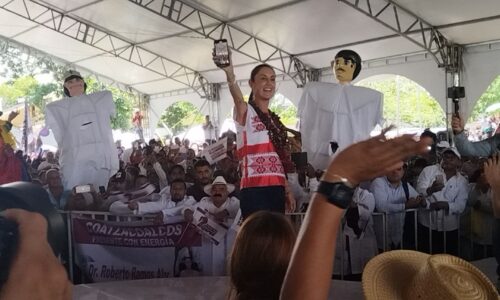 Miles reciben a Claudia Sheinbaum en Los Tuxtlas; promete volver