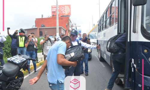 Encuentran indocumentados guatemaltecos en AU de Xalapa