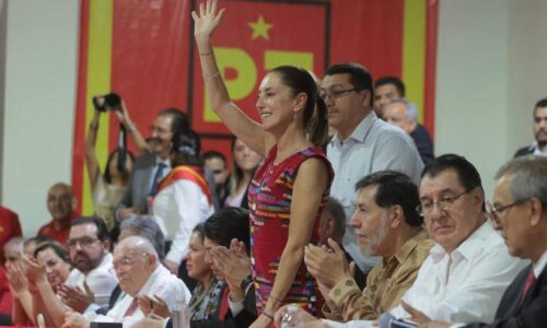 ‘’Estamos juntos porque vamos a la victoria en el 2024’’: Claudia Sheinbaum recibe constancia del PT como Coordinadora Nacional de los Comités de Defensa de la 4T