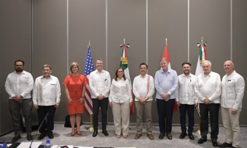 Gobiernos federal y estatal evalúan avances del proyecto Puerta al sureste