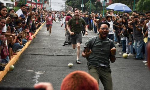El Origen de la Carrera de Melones: Una Tradición Xalapeña que Desafía la Adversidad