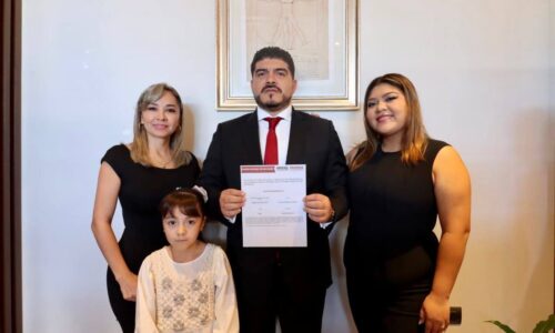 Zenyazen Escobar se registró como aspirante a coordinador de los Comités de Defensa de la 4T