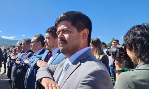 Invita Iván Luna a celebrar el 213 aniversario de la Independencia de México con La Banda Los Recoditos en Xalapa