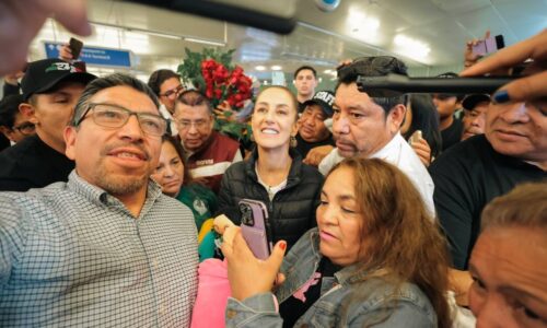 Militantes de Morena en Los Ángeles le dan una calurosa bienvenida a Claudia Sheinbaum, Coordinadora Nacional de Defensa de la 4T