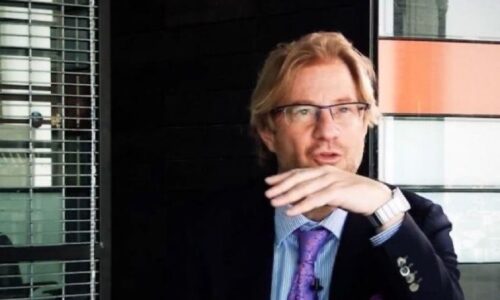 Detienen en Israel a Andrés Roemer; podría ser extraditado a México por delitos sexuales