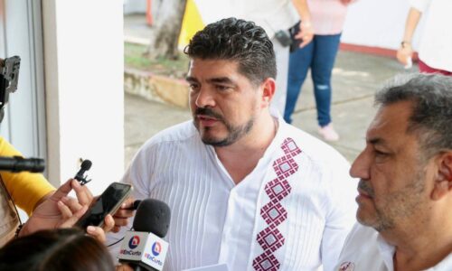 Con buen manejo de recursos se trabaja para aliviar carencias en escuelas: Zenyazen Escobar