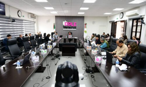 OPLE Veracruz, designa a la UV como institución para el diseño, elaboración y aplicación del examen para aspirantes a figuras de asistencia electoral local