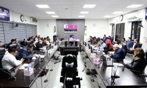 OPLE Veracruz aprueba convocatoria para la integración de los 30 Consejos Distritales