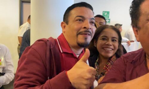 Caminando y tocando casa por casa, así se sumará Cazarín a trabajos con Nahle