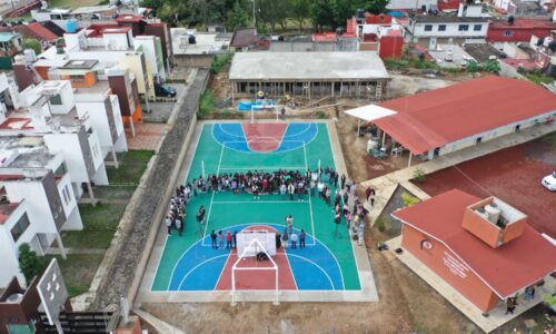 Entrega Gobierno de Erick Ruíz cancha deportiva a TEBAEV Jacarandas