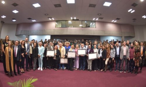Elige Congreso proyecto de Memorial de las y los Héroes de la Salud
