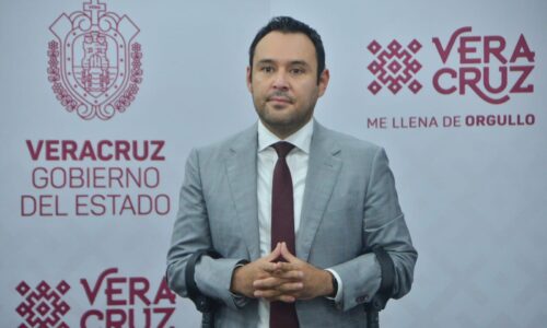 Adelantan aguinaldo y quincena a maestros: SEFIPLAN