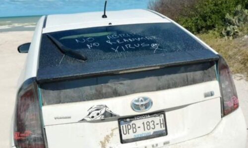 Misterioso hallazgo en Yucatán: coche abandonado con leyenda siniestra y cuerpo sin vida