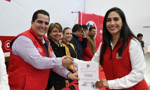 Diana González Ortiz y Jordi Hernández Cejudo, rinden protesta como presidenta y secretario general del Comité Municipal del PRI en Xalapa
