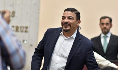 Sanciones para diputados que falten a sus actividades: Cazarín