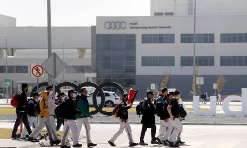 Director de Audi México propone soluciones a trabajadores en Puebla