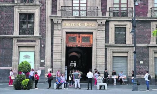 Histórica huelga estalla en el Nacional Monte de Piedad