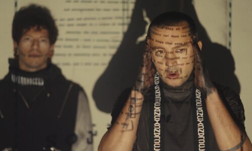 Twenty One Pilots regresa con nueva música y misterio en su videoclip «Overcompensate»