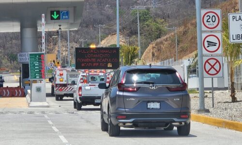 Las carreteras son más seguras si maneja con precaución: SICT