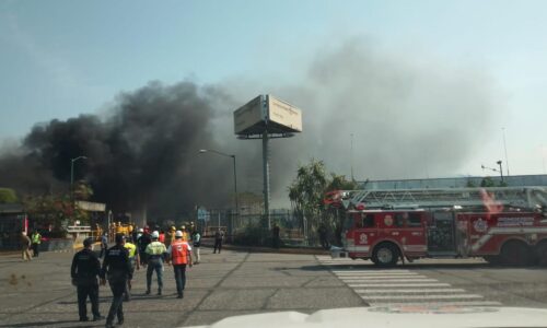 Atienden Fuerzas de Tarea incendio en planta de International Paper