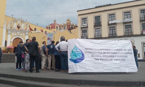 Jubilados de la CAEV exigen pagos pendientes desde hace más de tres años