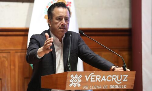 Cuitláhuac gestiona helicópteros ante SEDENA y SEMAR para sofocar incendio en Río Blanco