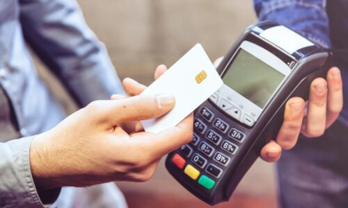 Aprobada reforma contra cobro de comisiones por pago con tarjeta: ¿Adiós a los cargos extras?