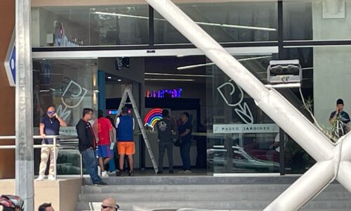 Hombre pierde la vida al interior de la Plaza Paseo Jardines en Xalapa