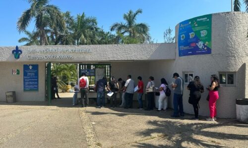 Aproximadamente 5 mil aspirantes a Supervisores Electorales Locales (SEL) y Capacitadores Asistentes Electorales Locales (CAEL) aplicaron el examen de conocimientos del OPLE Veracruz