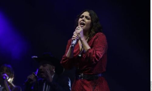 Emociona a Yuridia reencontrarse con sus fans en Veracruz