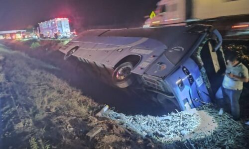 20 simpatizantes de Sheinbaum lesionados tras volcar autobús en Cosamaloapan