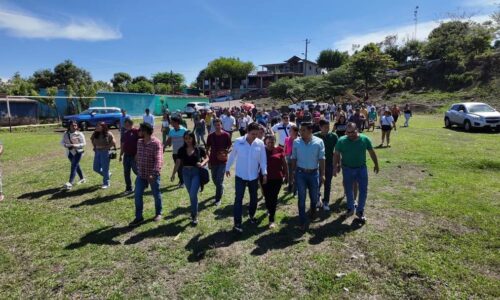 Continúa Rafa Fararoni gira de agradecimiento en Los Tuxtlas