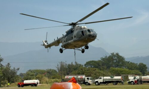 Dos aeronaves realizan ataques aéreos en incendio de Tlilalpan