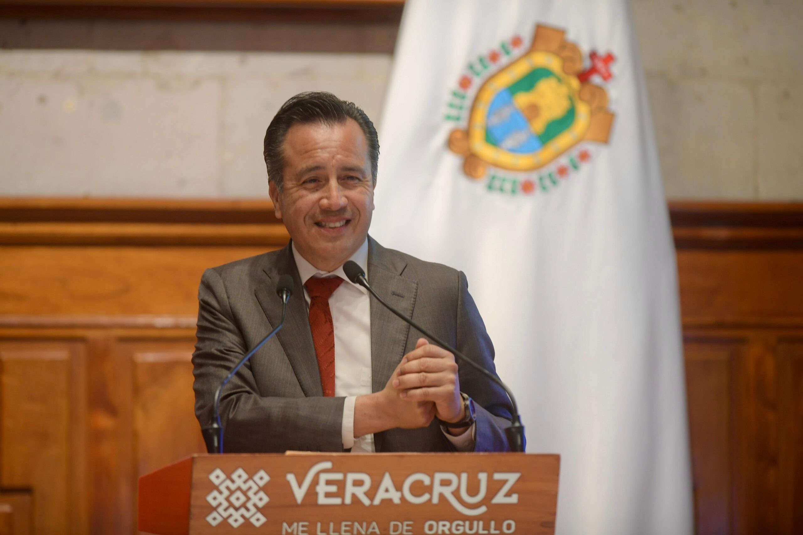 Garantiza Cuitláhuac abasto de agua para Xalapa
