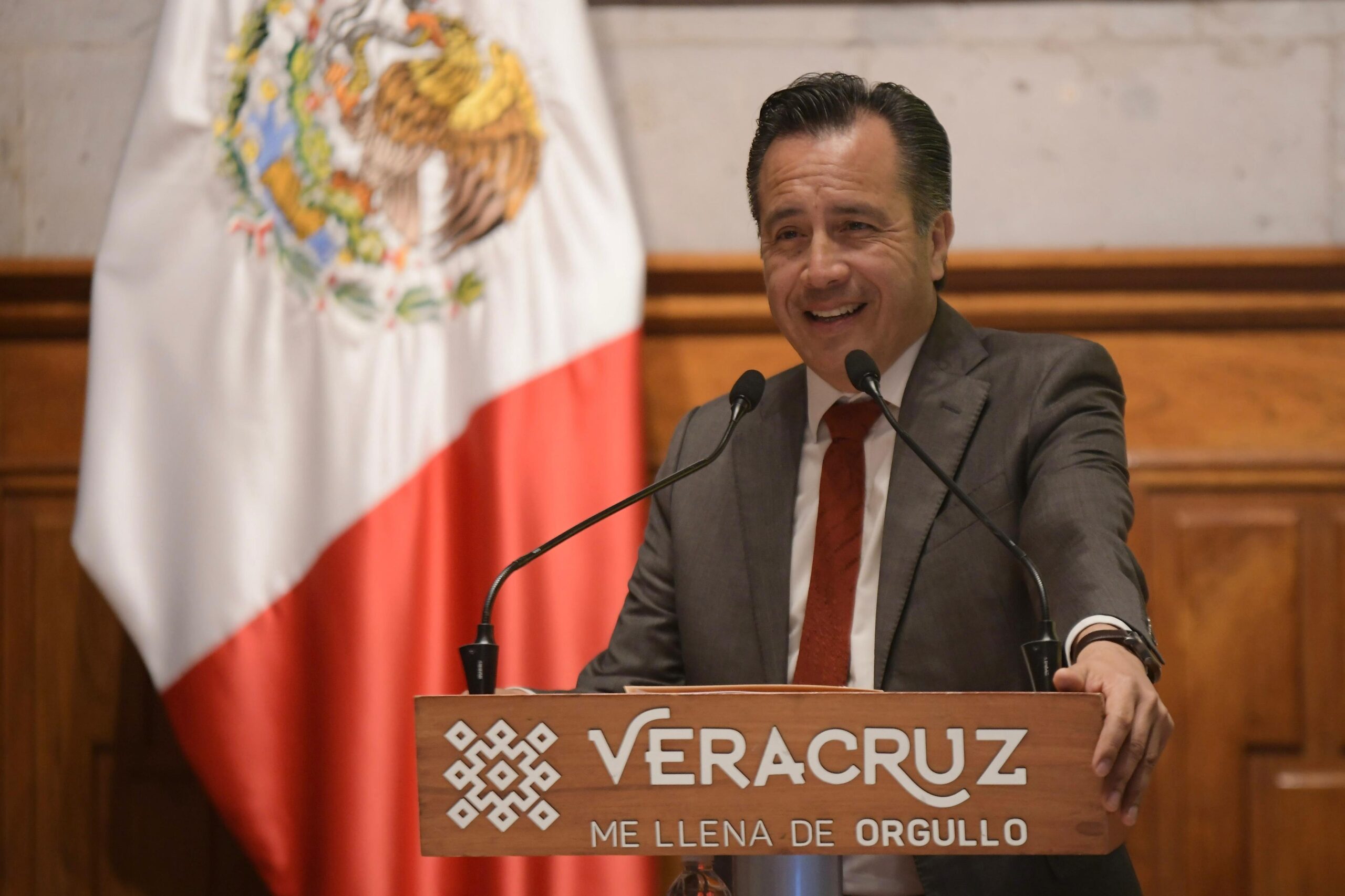 Inicia Cuitláhuac gira para inaugurar obras, arranca este martes con Salud