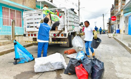 Llega jornada de descacharrización a la colonia Lealtad Institucional