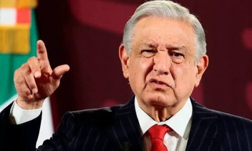 López Obrador celebra resultados de la elección durante la mañanera