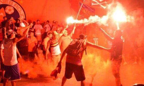 Caravana de barra de Tiburones Rojos en apoyo al Águila de Veracruz