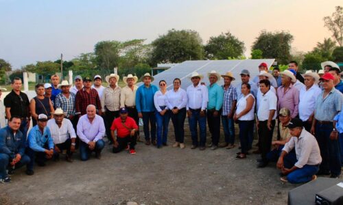 Con apoyo de Rocío Nahle instalan paneles solares a 30 localidades de Soledad de Doblado