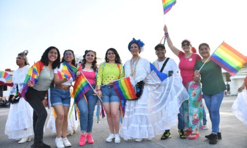 Más de 7 mil personas en desfile Orgullo LGBTQ+ en Veracruz