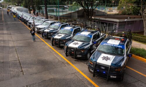 Entrega Ricardo Ahued vehículos para brindar mejores servicios