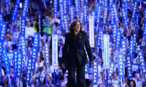Kamala Harris acepta la nominación demócrata a la presidencia de EE.UU.