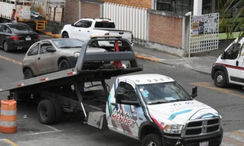 Grúas siguen abusando de automovilistas; urge darle seguimiento a iniciativa de Ley de Tránsito