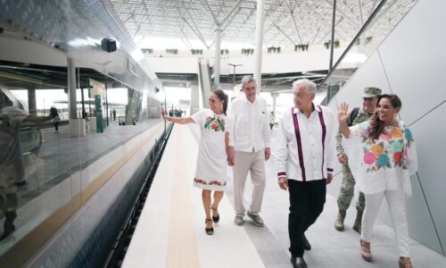 Claudia Sheinbaum acompaña al presidente AMLO en la inauguración de los nuevos vagones del Tren Maya