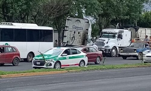 Fuerzas de tarea atienden accidente vehicular en bulevar Xalapa – Banderilla